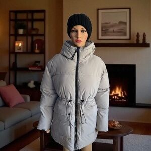Puffit Hooded Puffer Jacket with Large Pockets. NWT.